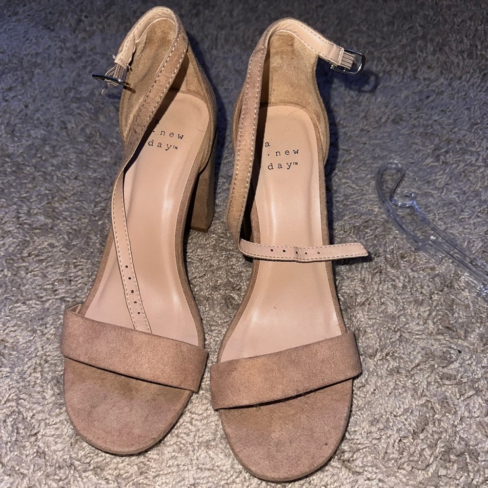 a new day nude low rise heels!